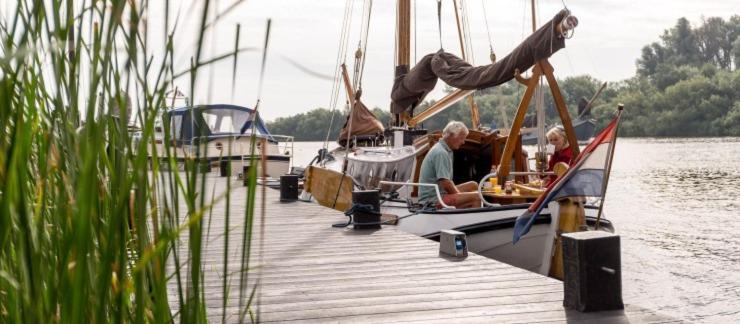 Stacaravan Op 5 Sterren Vakantiepark De Kuilart Friesland Aan Het Meer Met Zwembad 5P 237 Koudum Eksteriør billede